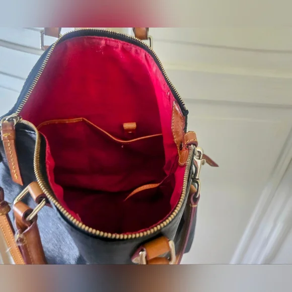 Dooney & Bourke Black and Tan Leather Bag - Picture 8 of 8